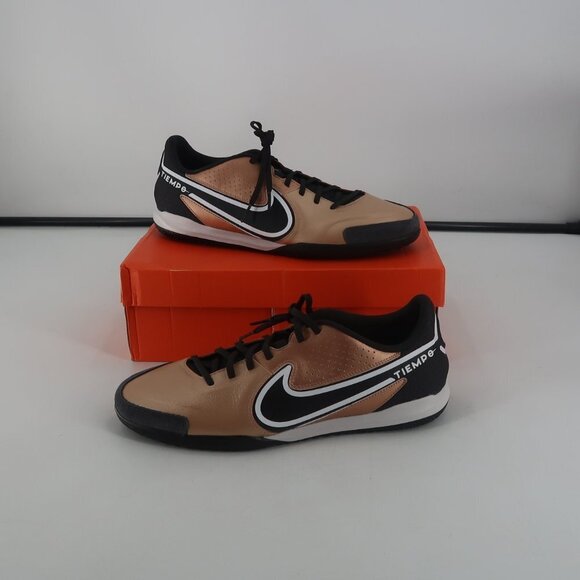 Athletic_Shoes